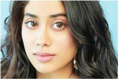 Janhvi Kapoor Jokes She Wants to Have a Kid with New Picture Post on Instagram