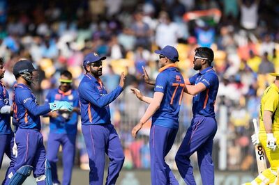 IND vs AUS 3rd ODI: Australia Post 269 Despite Fine Bowling Efforts from Hardik Pandya & Kuldeep Yadav