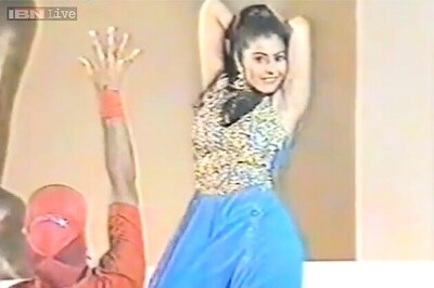 Rare! Watch SRK-Kajol's first stage performance at Filmfare awards