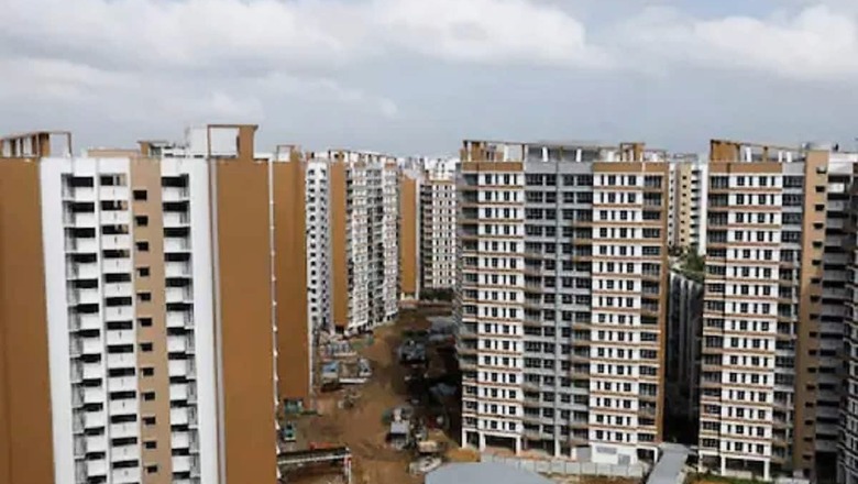 Home Loan Interest Rates to Remain at All-Time Low. Is Now a Good Time To Buy House?