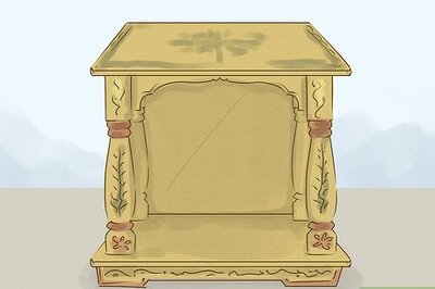 How to Create a Home Shrine (Hinduism)