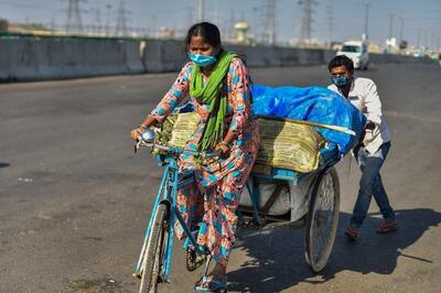 Work Under MGNREGA Schemes to Start Under New Lockdown Guidelines, But With Masks & Social Distancing