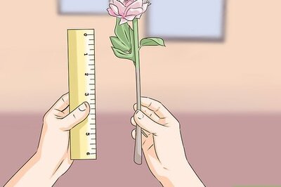 How to Arrange a Cascade Bridal Bouquet