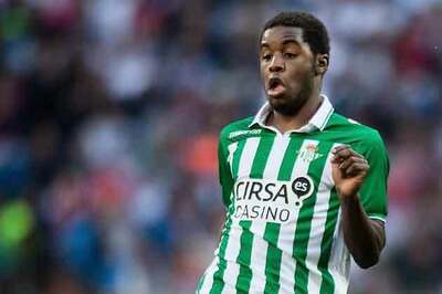 Arsenal loan striker Joel Campbell to Olympiacos