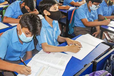 MCD Seeks Support from NGOs, Pvt Firms for Development of Smart Classes, Libraries