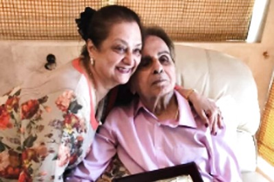 Dilip Kumar Honoured With Living Legend Lifetime Award At His Residence