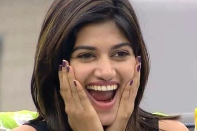 Bigg Boss Tamil: Did You See Oviya's New Look?