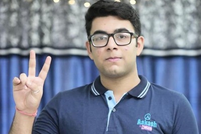 NEET 2023 Rank 18 Dev Bhatia Aspires to be a Neurosurgeon, Says One Needs to 'Stay Focused'