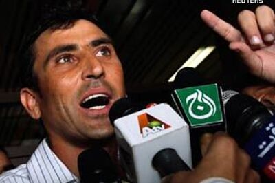 Younis Khan steps down as Pakistan captain