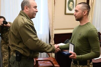 Ukrainian Soldier Who Told Russian Soldiers to 'Go F*** Yourself' Released from Kremlin Captivity, Awarded