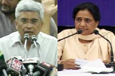Karat meets Mayawati to topple UPA Government