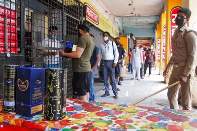 Liquor Outlets in West Bengal Down Shutters after Running Out of Stock amid Covid-19 Lockdown