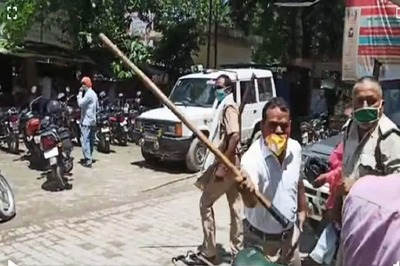 UP Police Lodges FIR Against SDM for Beating People on Pretext of Enforcing People to Wear Masks