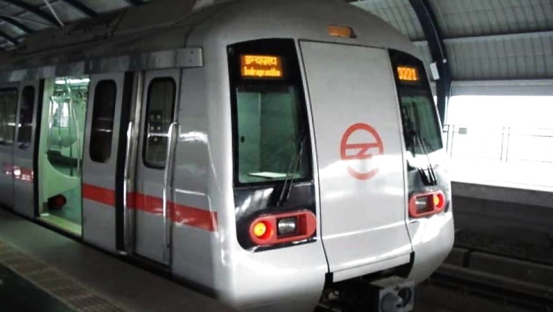 Delhi Metro to Run at Reduced Frequency During Curfew, Only Exempted Categories Allowed to Travel