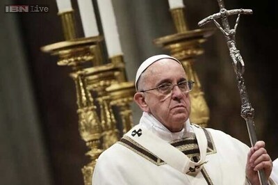 Pope in New Year call for peace, teases 'noisy' Mexicans