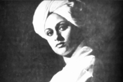 Amitabh Bachchan Shares Jaya's Pic As Swami Vivekananda from Film Dagtar Babu