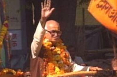 Lashkar-e-Toiba wing asks India to hand over Advani