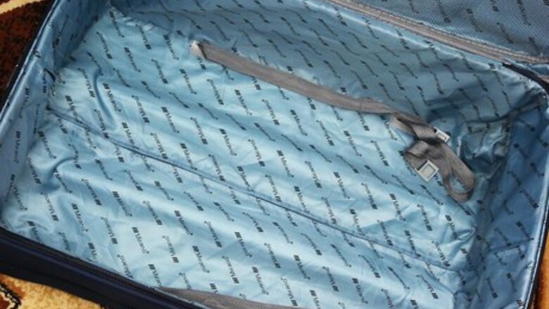 How to Pack a Suitcase in Thirty Minutes (Girls)