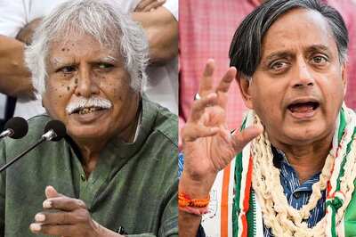 'One Face Before Us, Another Before Media', Cong Lashes Out at Tharoor Over ‘Irregularities’ Charge in Prez Polls