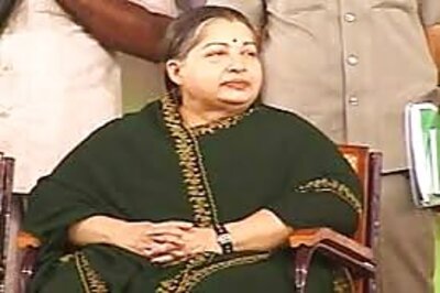 Jayalalithaa files defamation case against Subramanian Swamy