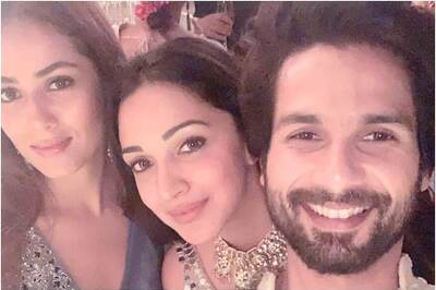 Shahid Kapoor, Mira Rajput, Kiara Advani Posing for Diwali Pic Together Amuses Fans