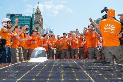 Dutch Solar Car 'Nuna 9' Hailed as 'The Future' at World Solar Challenge