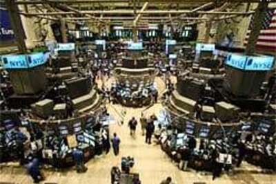 Wall Street's two-week volatile run ends quietly