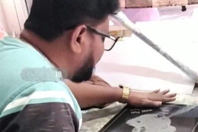 In Telangana's Nalgonda, This Man Does Modern Painting On Rocks
