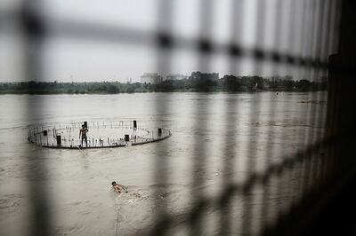 Delhi's Old Iron Bridge Closed for Vehicular Traffic as Yamuna's Water Level Rises, Authorities Issue Advisory
