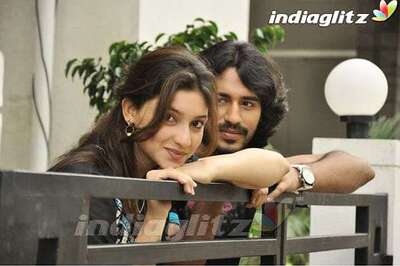 Tamil Review: 'Eppadi Manasukkul Vandhai' is boring