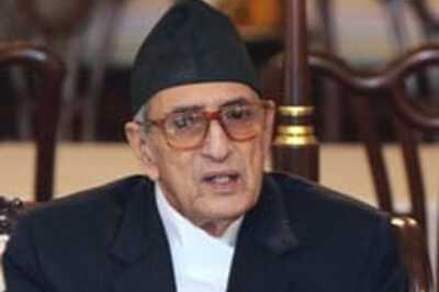 Koirala asks Gyanendra to step down