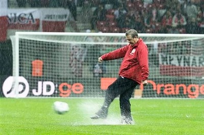 Poland-Eng tie postponed due to waterlogged pitch