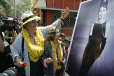 Hepburn gown auction money to aid kids