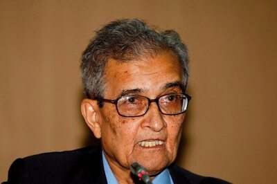 Amartya Sen Likens Note Ban to  an 'Unguided Missile Fired Unilaterally'