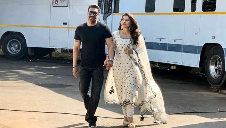 Ajay Devgn Shares Adorable Picture With Kajol as He Bids Farewell to 2019
