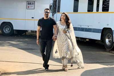 Ajay Devgn Shares Adorable Picture With Kajol as He Bids Farewell to 2019