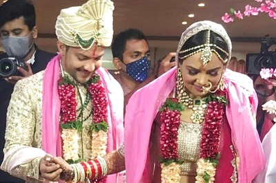 Aditya Narayan Suffered Wardrobe Malfunction During Wedding Rituals, Had to Put Friend’s Pyjama for Pheras