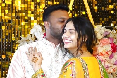 Divya Agarwal Blushes As She Gets a Kiss From Apurva Padgaonkar; Mehendi Ceremony Video Goes Viral