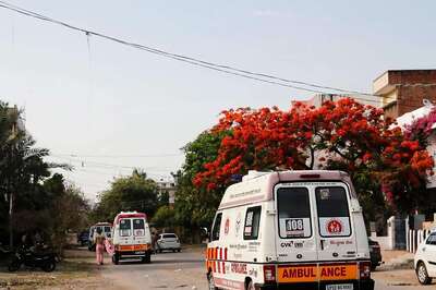 Patient on Way to Hospital Dies as Van Gets Stuck in Mud