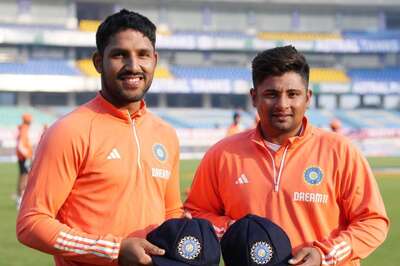 Start of a Long Career! Anil Kumble and Dinesh Karthik's Words to Sarfaraz Khan and Druv Jurel While Presenting Debut Cap