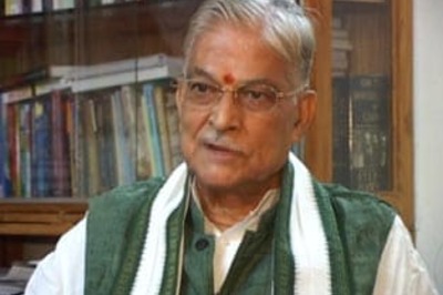 MM Joshi files nomination papers from Varanasi