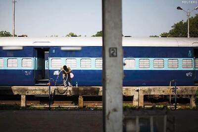 Travel agents forge ministers' letterheads to confirm railway tickets