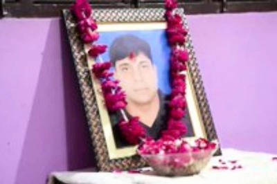 Delhi CM Arvind Kejriwal Gives Rs 1 Crore Aid to Family of Teacher Who Died of Covid