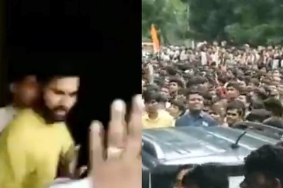 WATCH: Rohit Sharma Returns to Restaurant After Hundreds of Fans Arrive to Catch his Glimpse