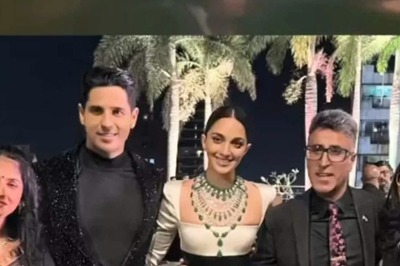 Sidharth Malhotra, Kiara Advani Leave Fans in Tears As They Pose With Vikram Batra's Family