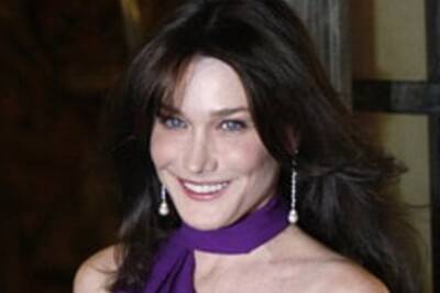 French warm up to 'elegant' Carla Bruni