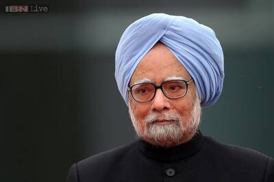 Reports of bugging at Gadkari's house should be probed: Manmohan