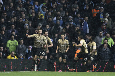 Bradford beat Villa 2-1 to reach FA Cup final