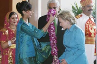 Hillary shops at Dilli Haat, dines at Bukhara