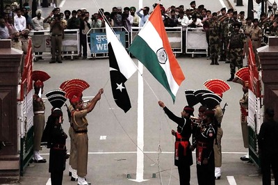 Senior Indian Diplomat Summoned by Pakistan Over 'Ceasefire Violations'